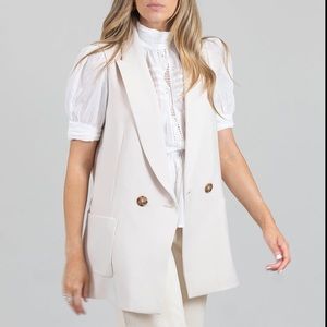 Zara oversized cream sleeveless blazer